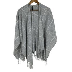 Lane Bryant Gray Plaid Open Front Fringe Trim Poncho Wrap